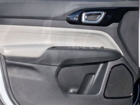 Certified 2023 Jeep Compass Limited image 14