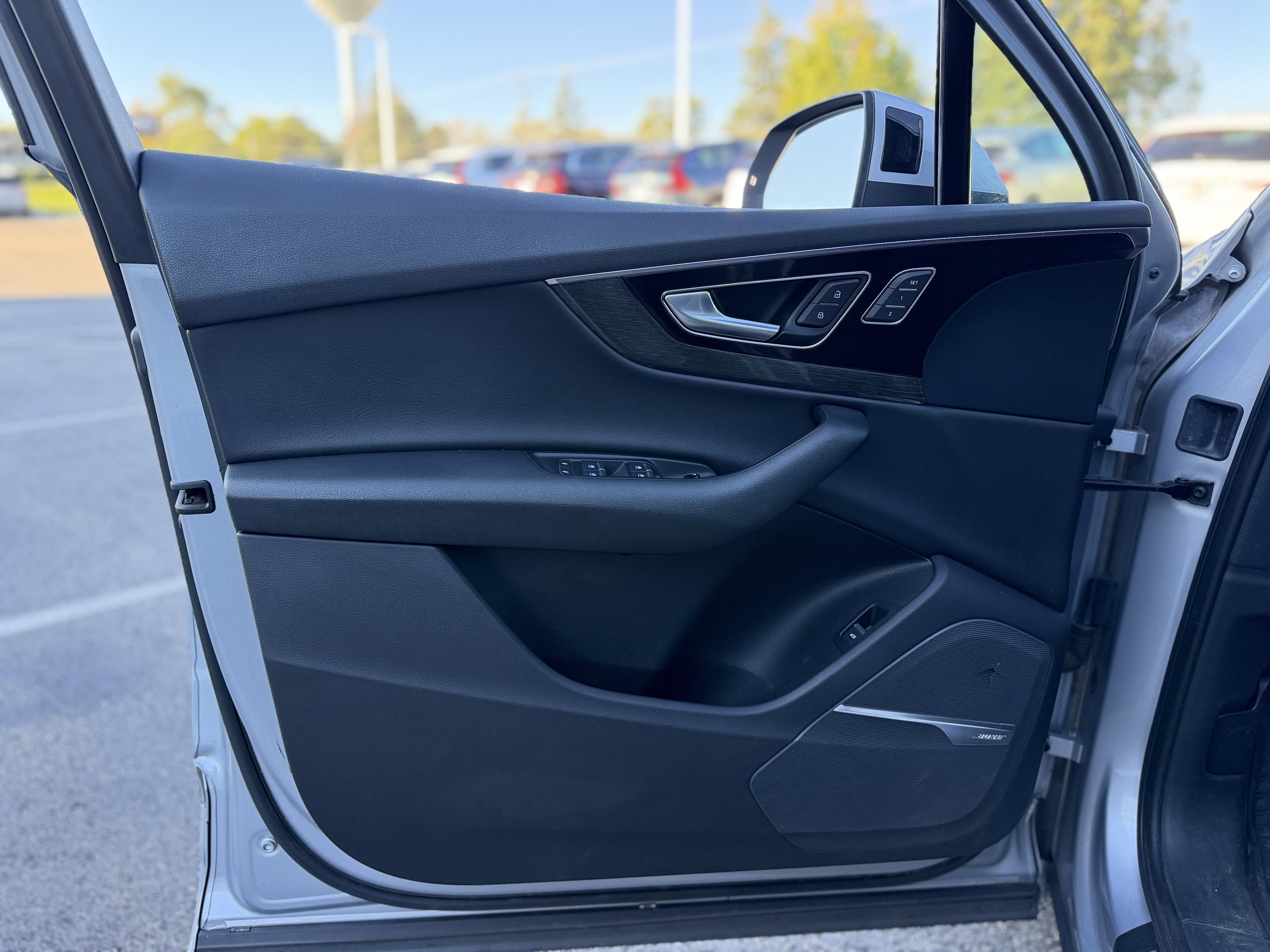 Used 2018 Audi Q7 3.0T Premium Plus w/ Premium Plus Package AWD/4WD image 7