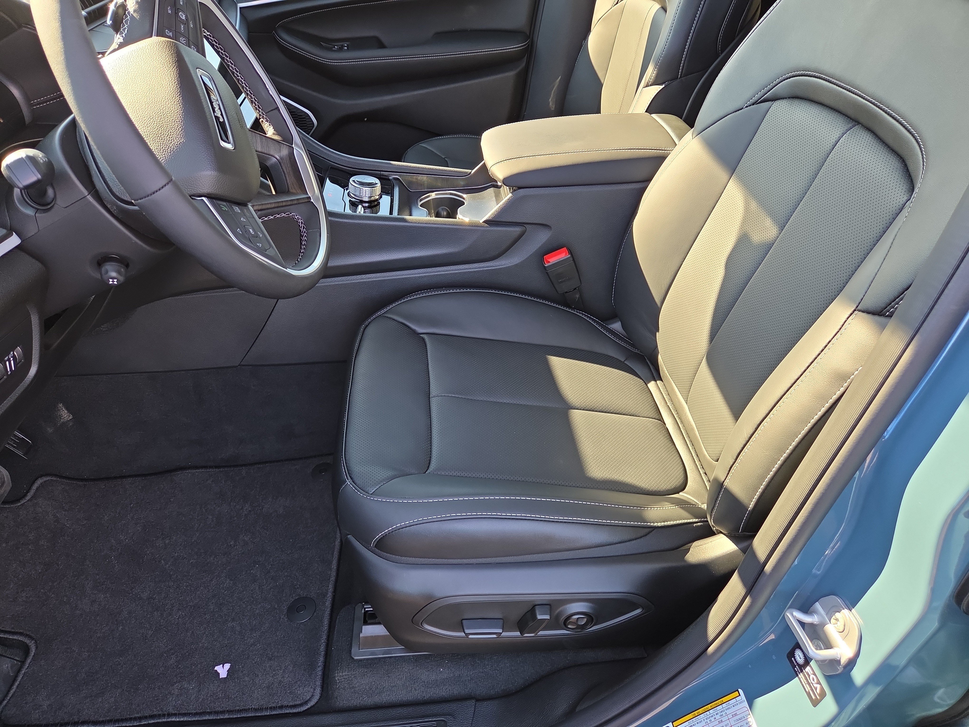New 2027 Jeep Grand Cherokee Limited AWD/4WD image 6