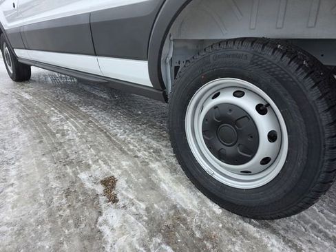 New 2026 Ford Transit 250 148 Medium Roof image 34