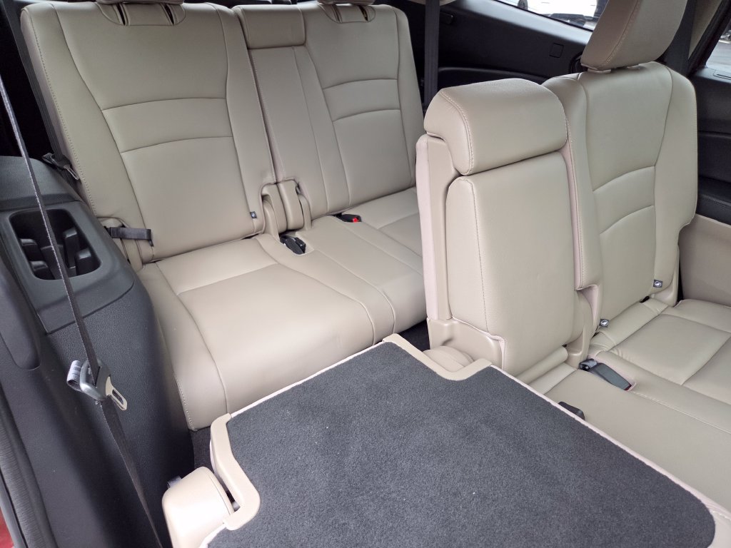 Certified 2018 Honda Pilot Touring image 33