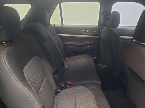 Used 2019 Ford Explorer XLT FWD image 19
