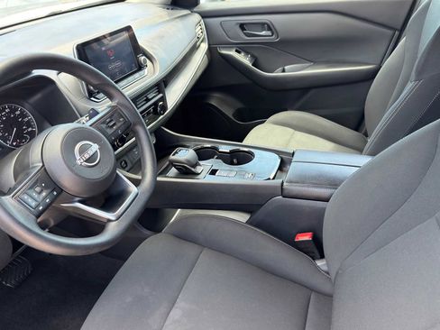 Used 2024 Nissan Rogue S FWD image 9