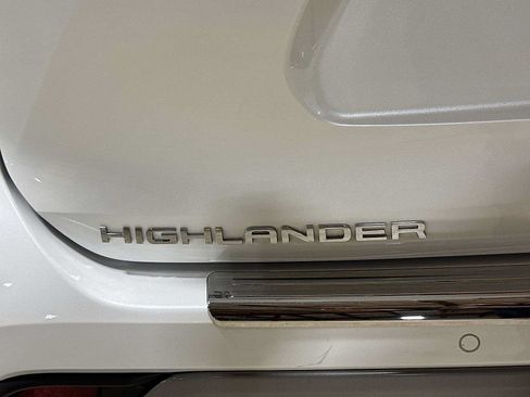 Used 2021 Toyota Highlander Platinum AWD/4WD image 28