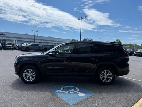 Used 2023 Jeep Grand Cherokee L Limited AWD/4WD image 15