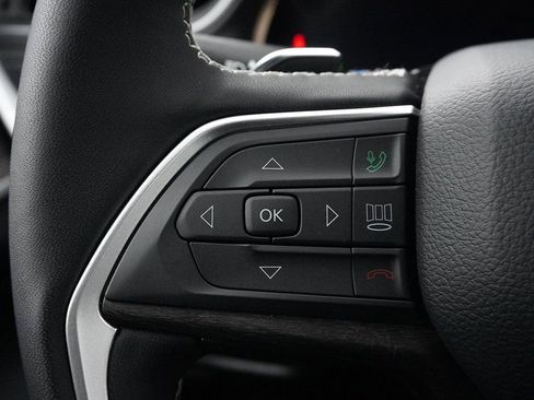 Used 2025 Jeep Grand Cherokee Limited AWD/4WD image 43