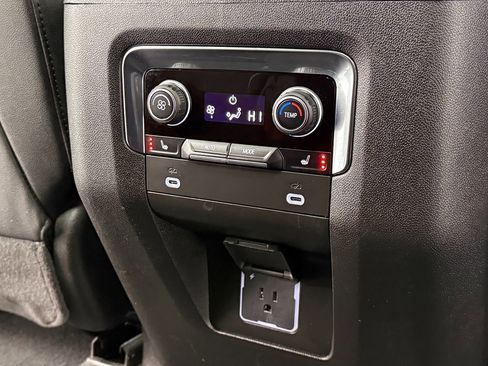 Used 2024 Chevrolet Suburban RST w/ Luxury Package image 33