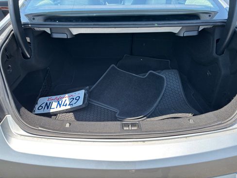 Used 2010 Mercedes-Benz E 550 Coupe image 12