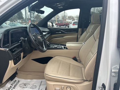 Used 2021 Cadillac Escalade Premium Luxury w/ Performance Package image 13