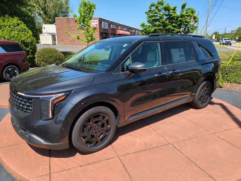 New 2026 Kia Carnival SX Prestige FWD image 3