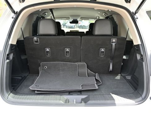 Used 2025 Honda Pilot EX-L image 17