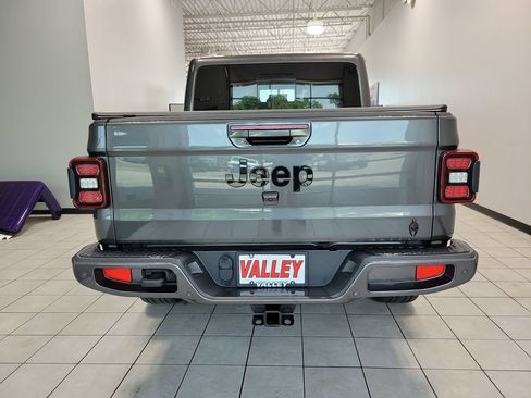 Used 2021 Jeep Gladiator Overland AWD/4WD image 10