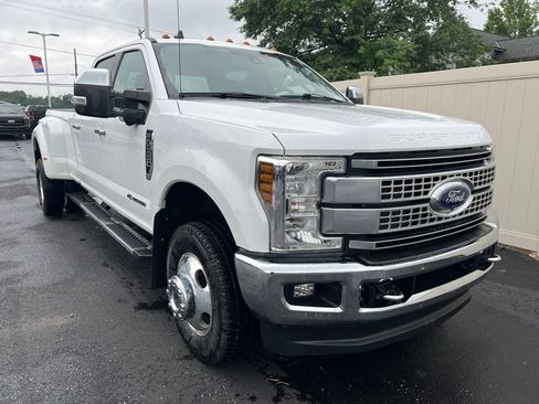 Used 2019 Ford F350 Lariat w/ Lariat Ultimate Package AWD/4WD image 2