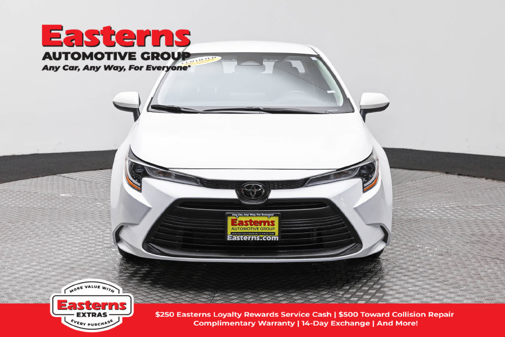 Used 2024 Toyota Corolla LE FWD image 3