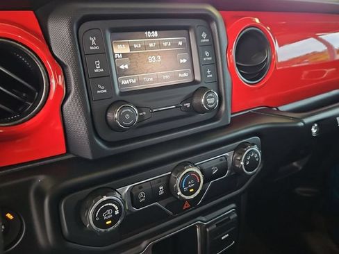 Used 2020 Jeep Wrangler Sport AWD/4WD image 18