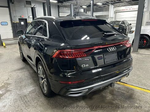 Used 2022 Audi Q8 AWD/4WD image 5