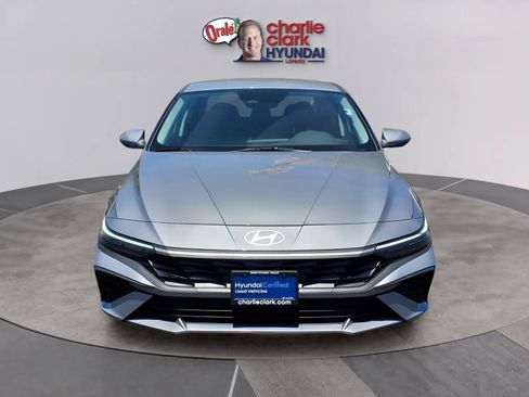 Certified 2025 Hyundai Elantra SE w/ Cargo Package FWD image 8