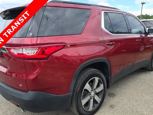 Used 2019 Chevrolet Traverse LT w/ LT Premium Package FWD image 3