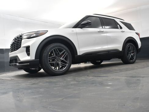 New 2026 Ford Explorer ST-Line image 13