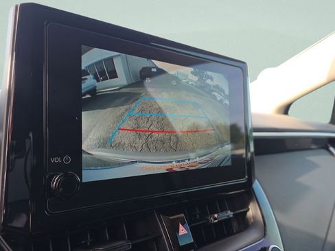 Used 2025 Toyota Corolla LE FWD image 17