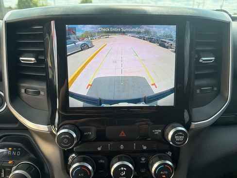 Used 2022 RAM 1500 Big Horn AWD/4WD image 18
