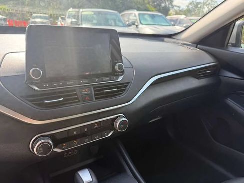 Used 2019 Nissan Altima 2.5 S FWD image 12