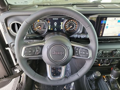 New 2026 Jeep Wrangler Sahara AWD/4WD image 20