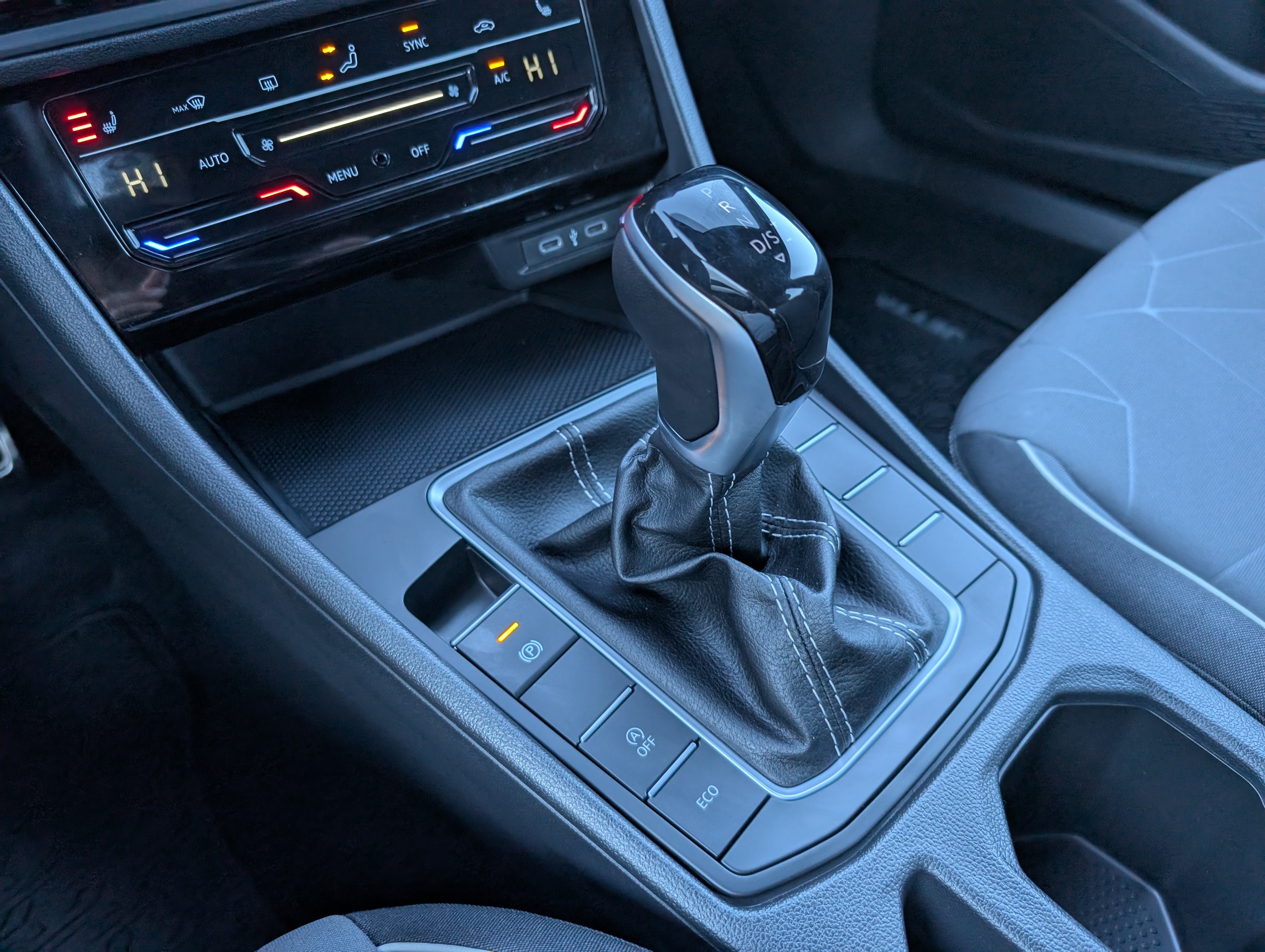 Used 2026 Volkswagen Jetta Sport FWD image 29