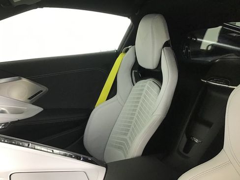 Used 2021 Chevrolet Corvette Stingray Preferred Cpe w/ Z51 Performance Package RWD image 23