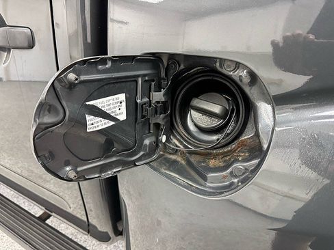 Used 2012 Nissan Frontier SV w/ SV Premium Utility Pkg image 27