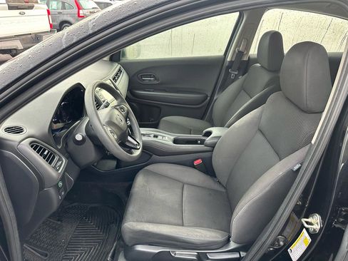 Used 2019 Honda HR-V LX image 9