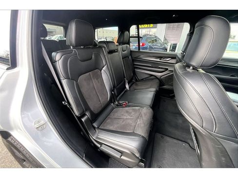 Used 2024 Jeep Grand Cherokee L Laredo AWD/4WD image 30