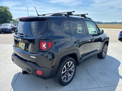 Used 2015 Jeep Renegade Latitude w/ Popular Equipment Group AWD/4WD image 4