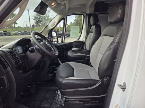 Used 2025 RAM ProMaster 2500 w/ Convenience Group FWD image 11