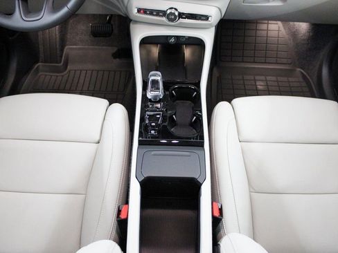 New 2026 Volvo XC40 B4 Plus w/ Protection Package Premier image 18