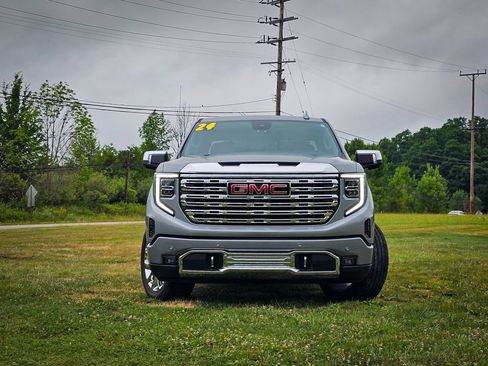 Used 2024 GMC Sierra 1500 Denali w/ Technology Package AWD/4WD image 11