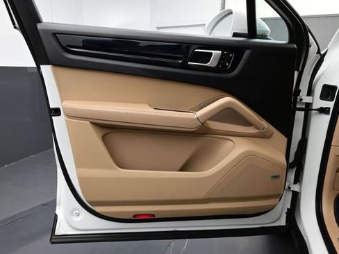 Certified 2021 Porsche Cayenne Coupe AWD/4WD image 7