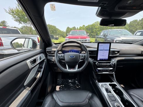 Used 2024 Ford Explorer ST w/ Equipment Group 401A image 12