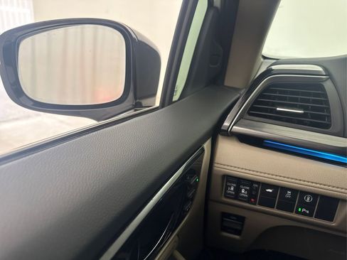 Used 2023 Honda Odyssey Elite image 40