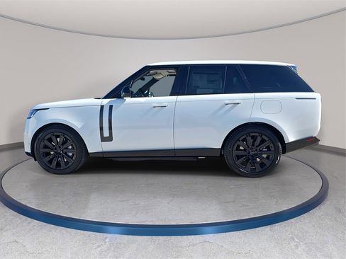 New 2026 Land Rover Range Rover SE image 8