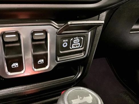 Used 2023 Jeep Wrangler Sport AWD/4WD image 12