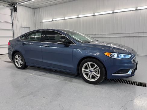 Used 2018 Ford Fusion SE w/ Fusion SE Technology Package FWD image 14