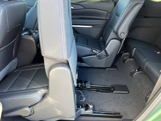 New 2027 Chevrolet Traverse LT AWD/4WD image 6