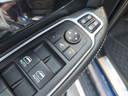 Used 2024 RAM 2500 Limited image 36