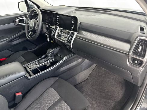 Used 2023 Kia Sorento LX FWD image 29