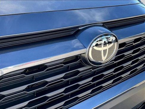 Used 2025 Toyota RAV4 LE AWD/4WD image 27