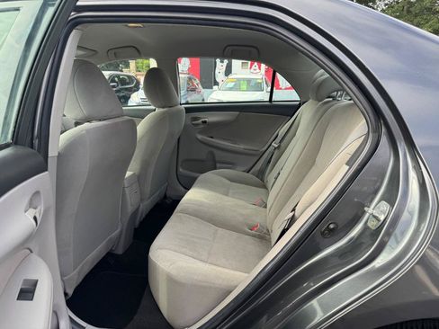 Used 2012 Toyota Corolla L FWD image 11
