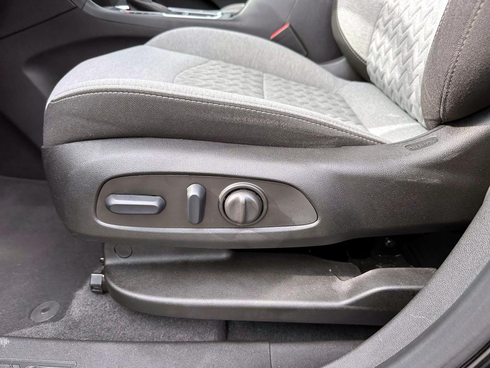 Used 2023 Chevrolet Equinox LS w/ LS Convenience Package AWD/4WD image 10