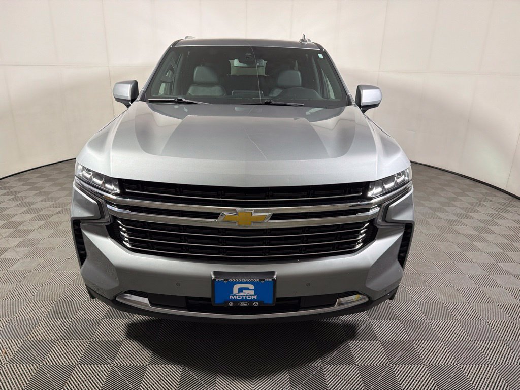 Used 2024 Chevrolet Suburban LT AWD/4WD image 3
