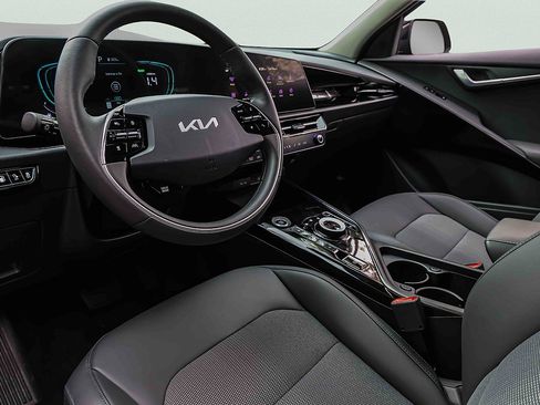 Certified 2025 Kia Niro EX w/ EX Cold Weather Package FWD image 17